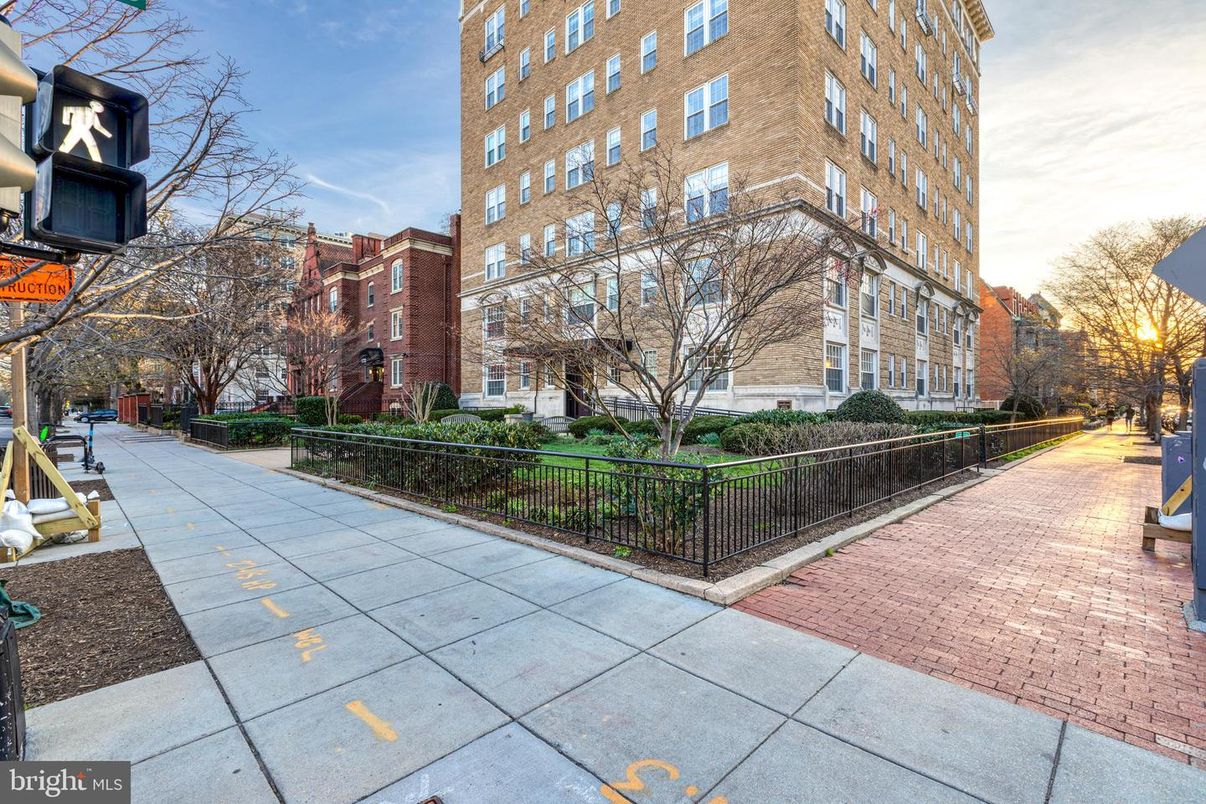 Exterior, Facade, Condo Building