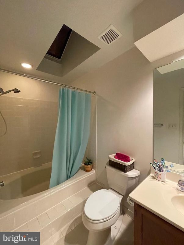 Bathroom, Interior, Recessed Lighting