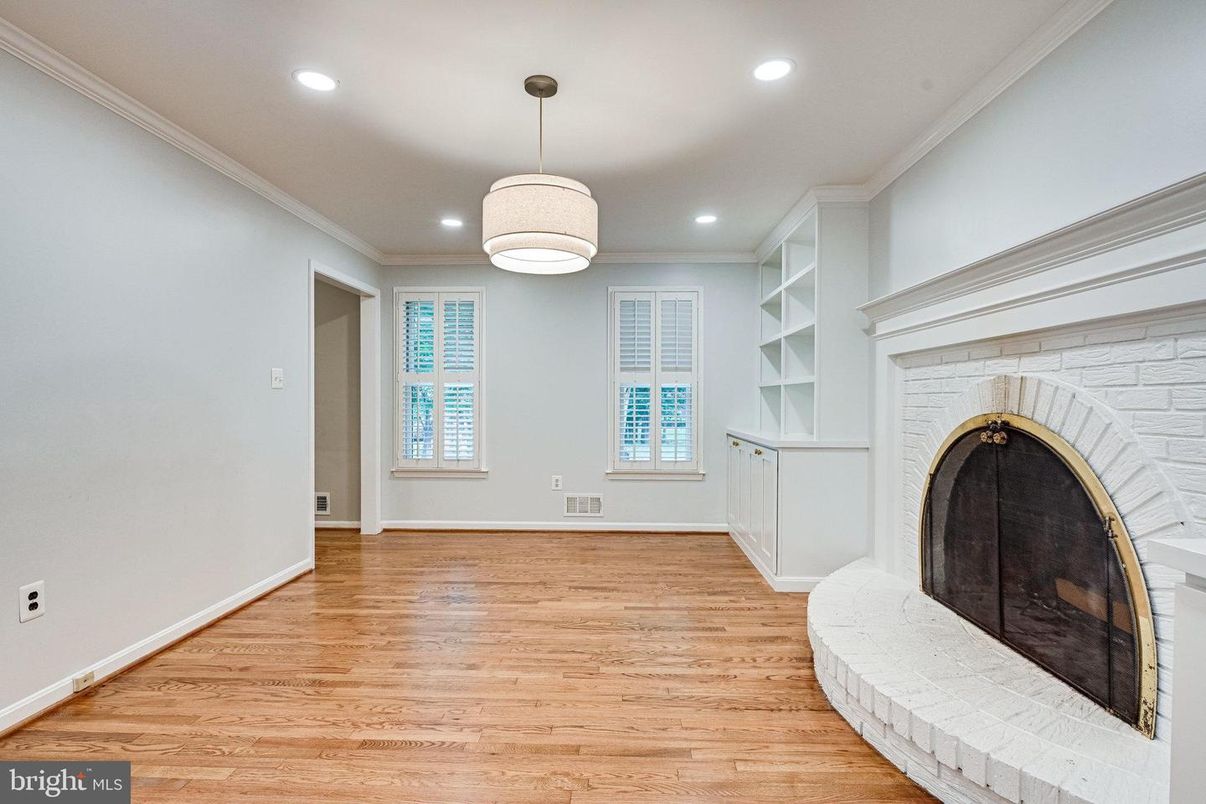 Fireplace, Interior, Pendant Lights, Recessed Lighting, Wood Texture Flooring