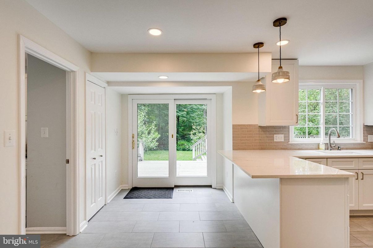 Interior, Kitchen, Pendant Lights, Recessed Lighting