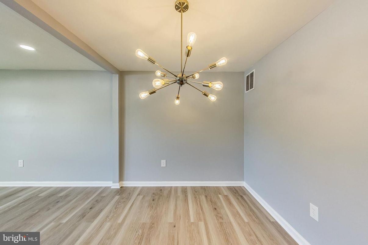 Empty room, Interior, Pendant Lights, Recessed Lighting, Wood Texture Flooring