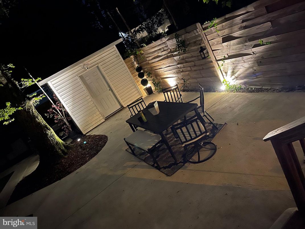 Detached Garage, Exterior