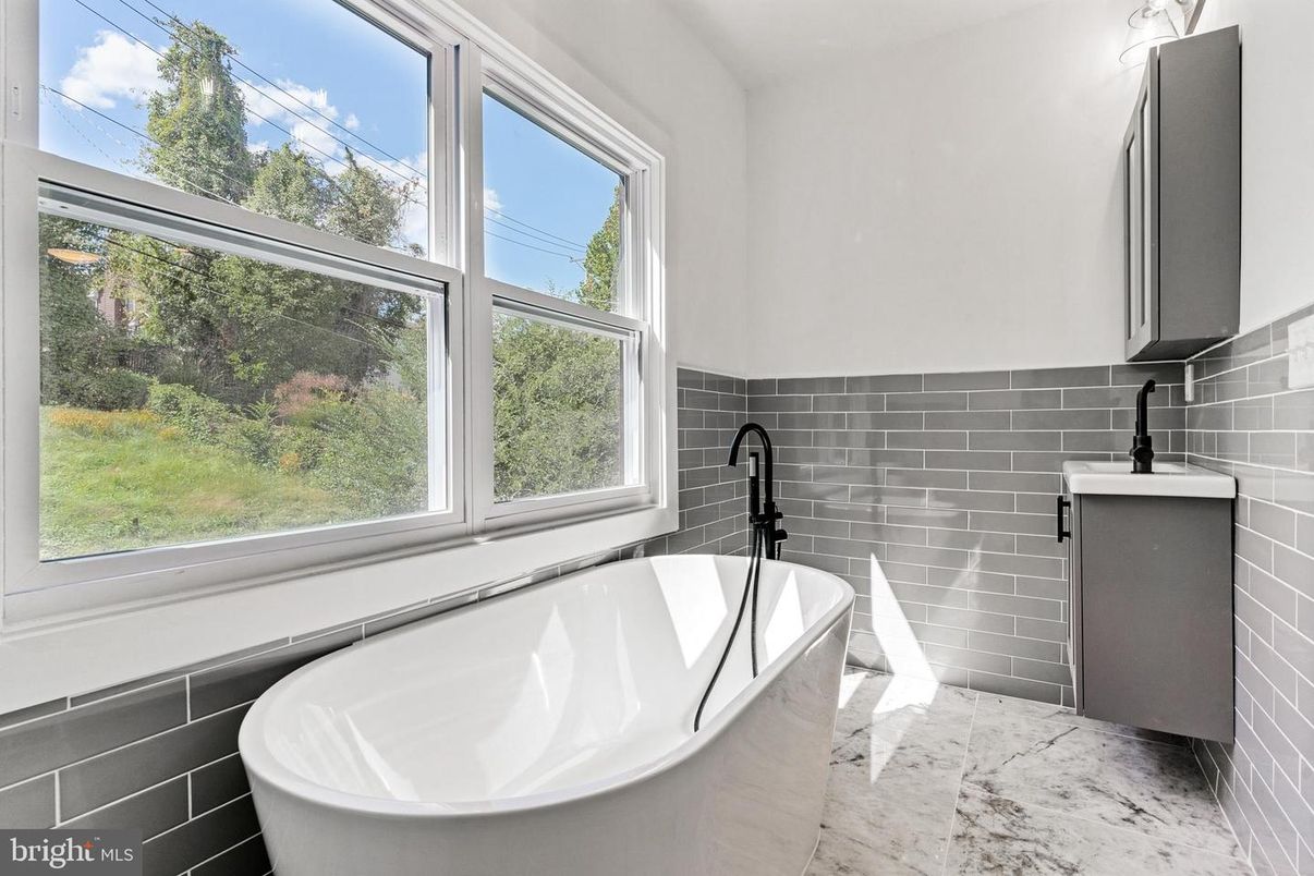 Bathroom, Free Standing Baths, Interior, Marble
