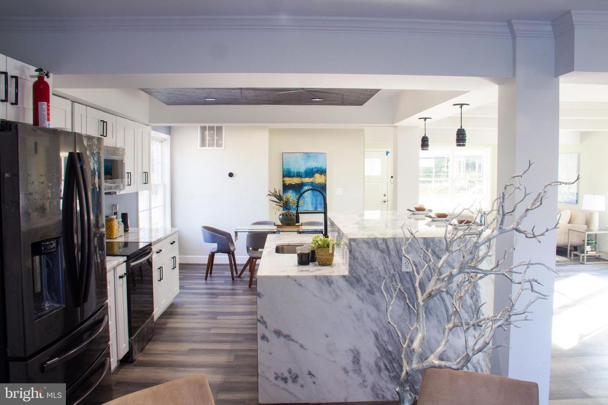 Dining room, Interior, Kitchen, Marble Walls, Pendant Lights, Wood Texture Flooring