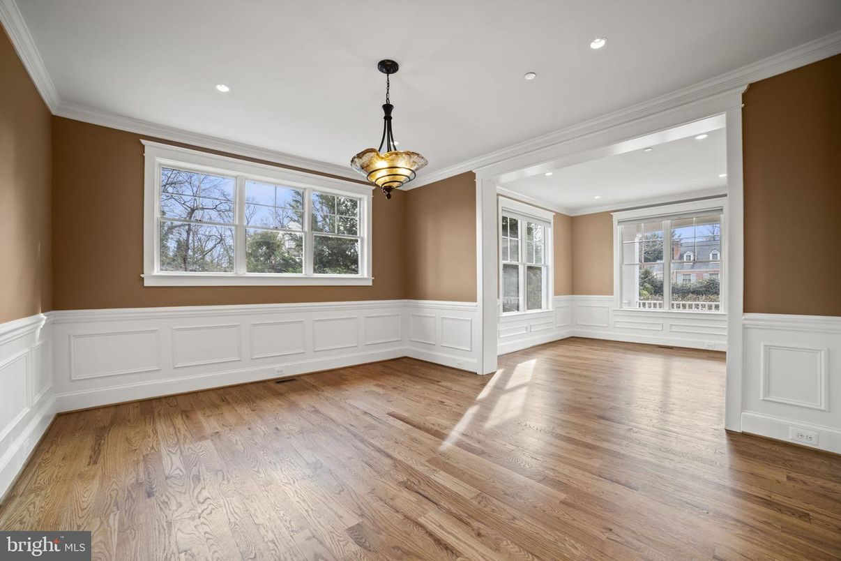 Empty room, Interior, Pendant Lights, Recessed Lighting, Wood Texture Flooring