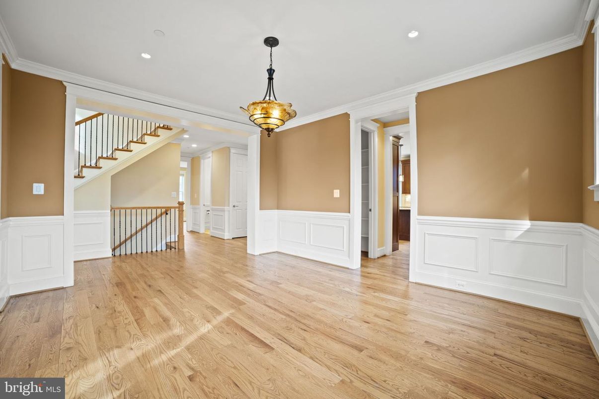 Empty room, Interior, Pendant Lights, Recessed Lighting, Wood Texture Flooring