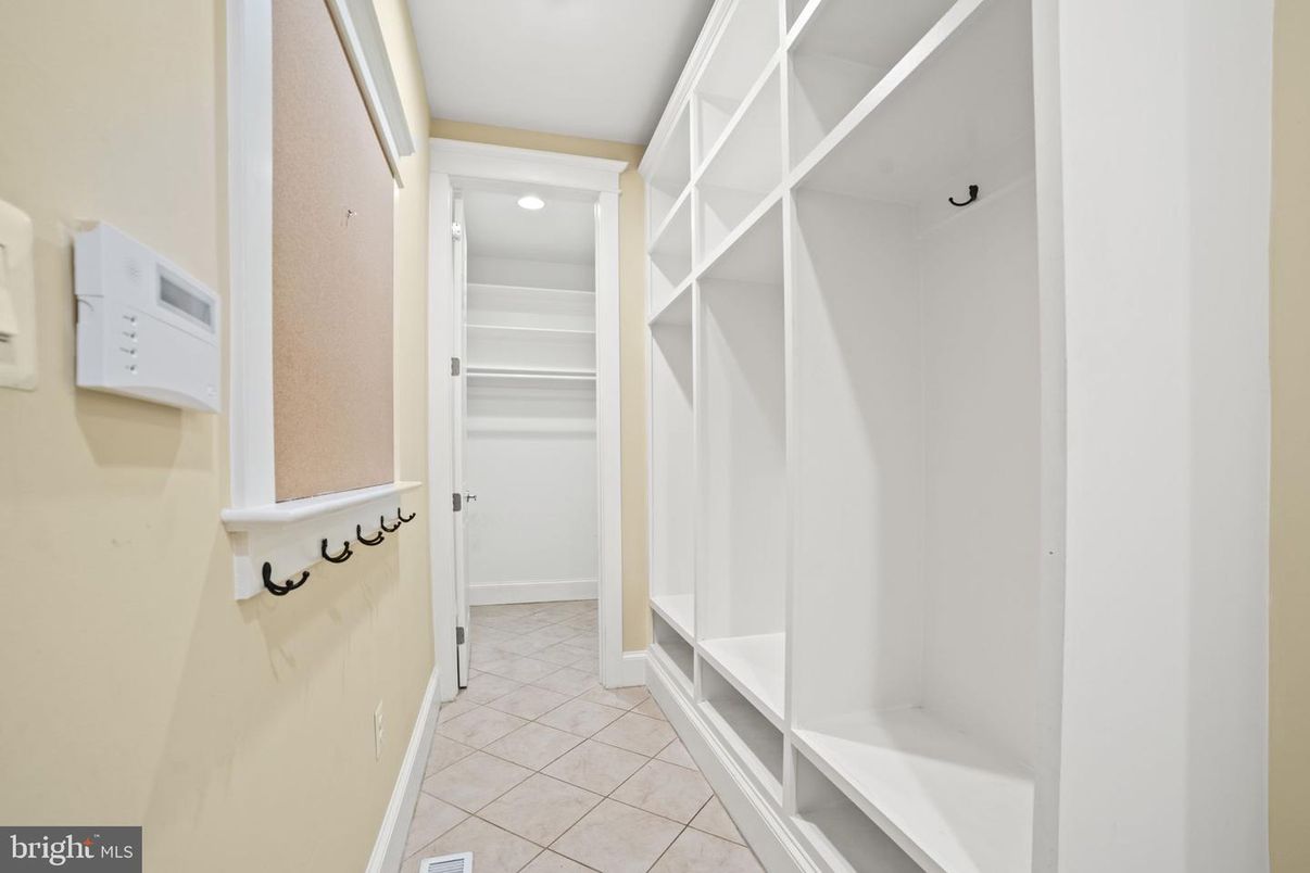 Interior, Recessed Lighting, Walk-in Closets