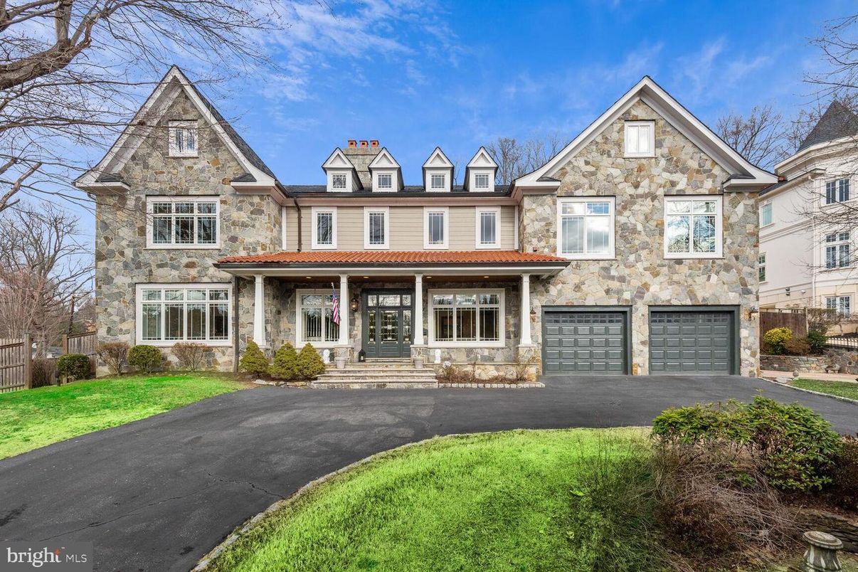 Attached, Exterior, Facade, Tudor Revival
