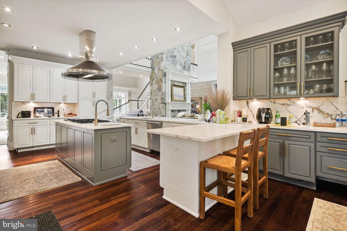 Interior, Kitchen, Marble Walls, Recessed Lighting, Wood Texture Flooring