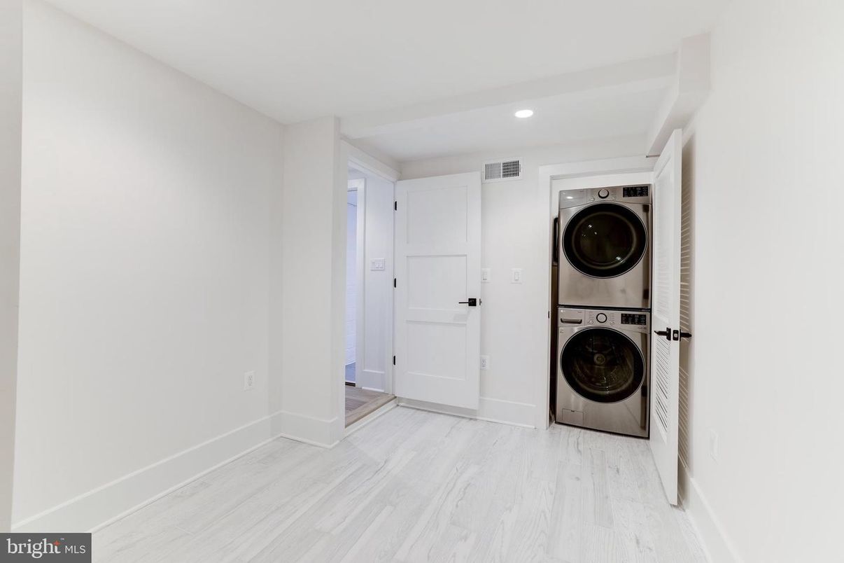 Interior, Recessed Lighting, Utility Closets, Washer, Wood Texture Flooring