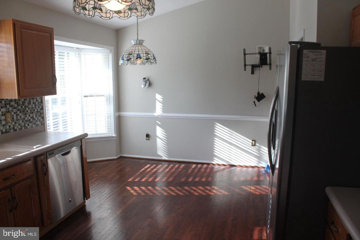 Interior, Kitchen, Pendant Lights, Wood Texture Flooring