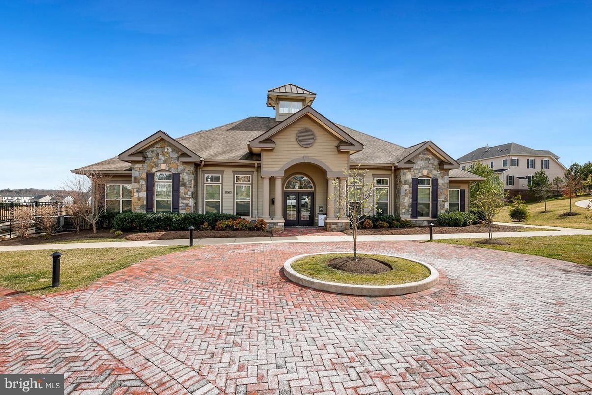 Backyard, Exterior, Facade, French Provincial