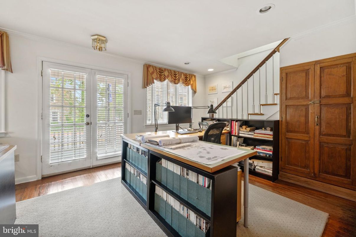 Home Office, Interior, Recessed Lighting, Wood Texture Flooring