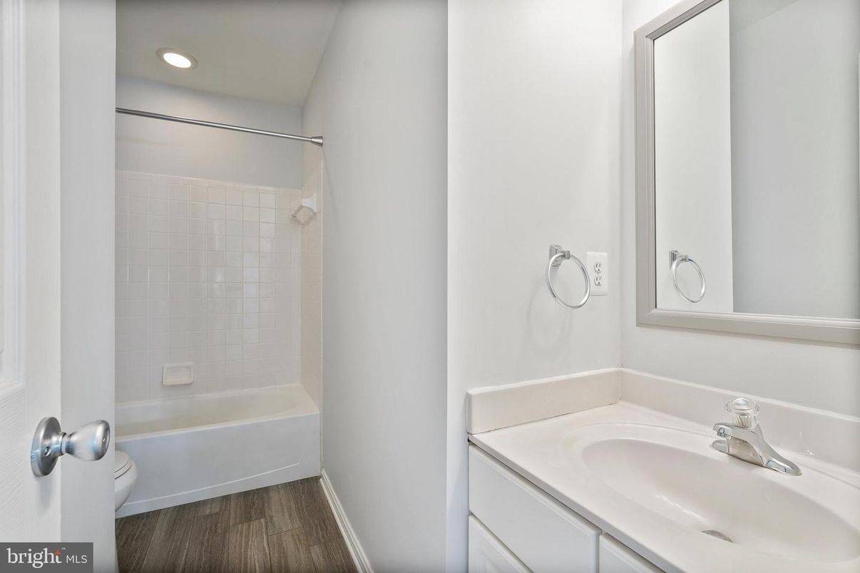 Bathroom, Interior, Recessed Lighting, Wood Texture Flooring