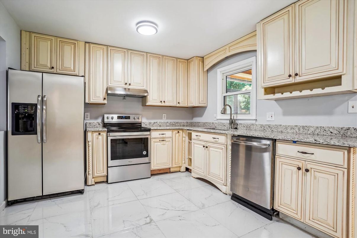 Interior, Kitchen, Marble, Stainless Steel Appliances