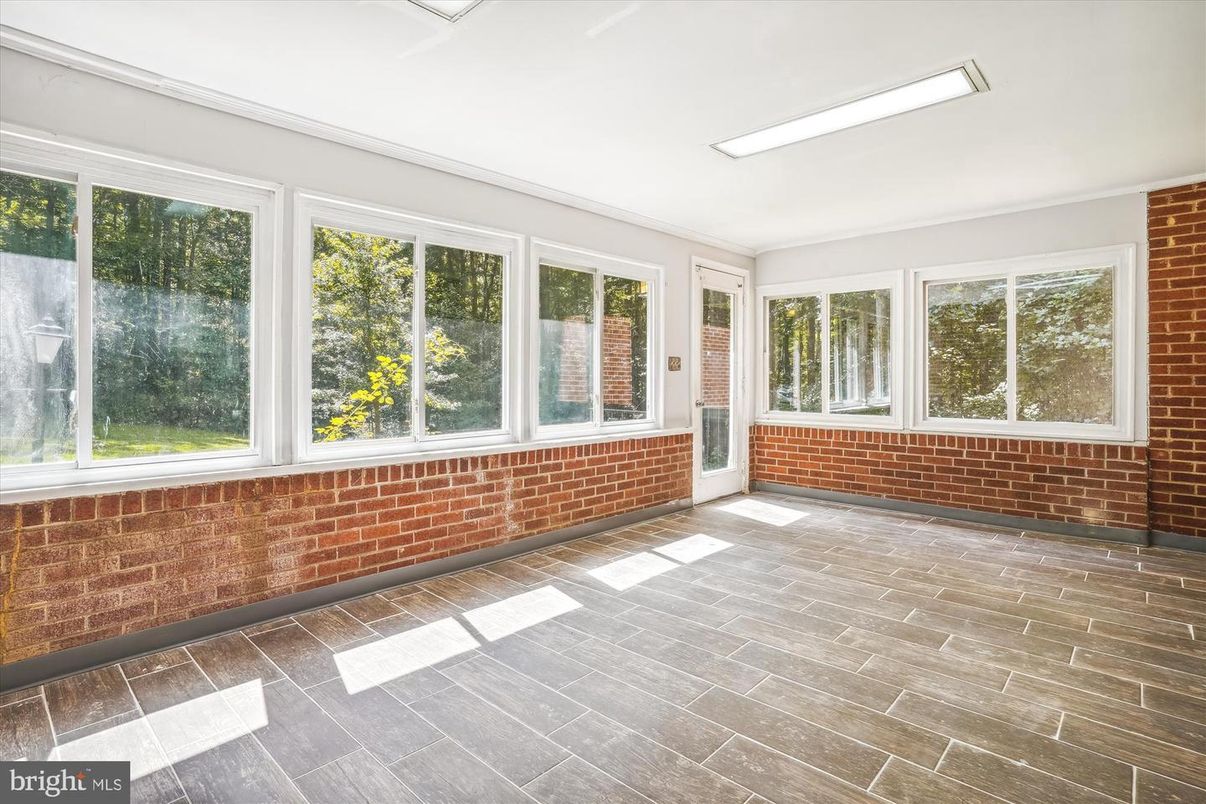 Interior, Stone Walls, Sun Room, Wood Texture Flooring
