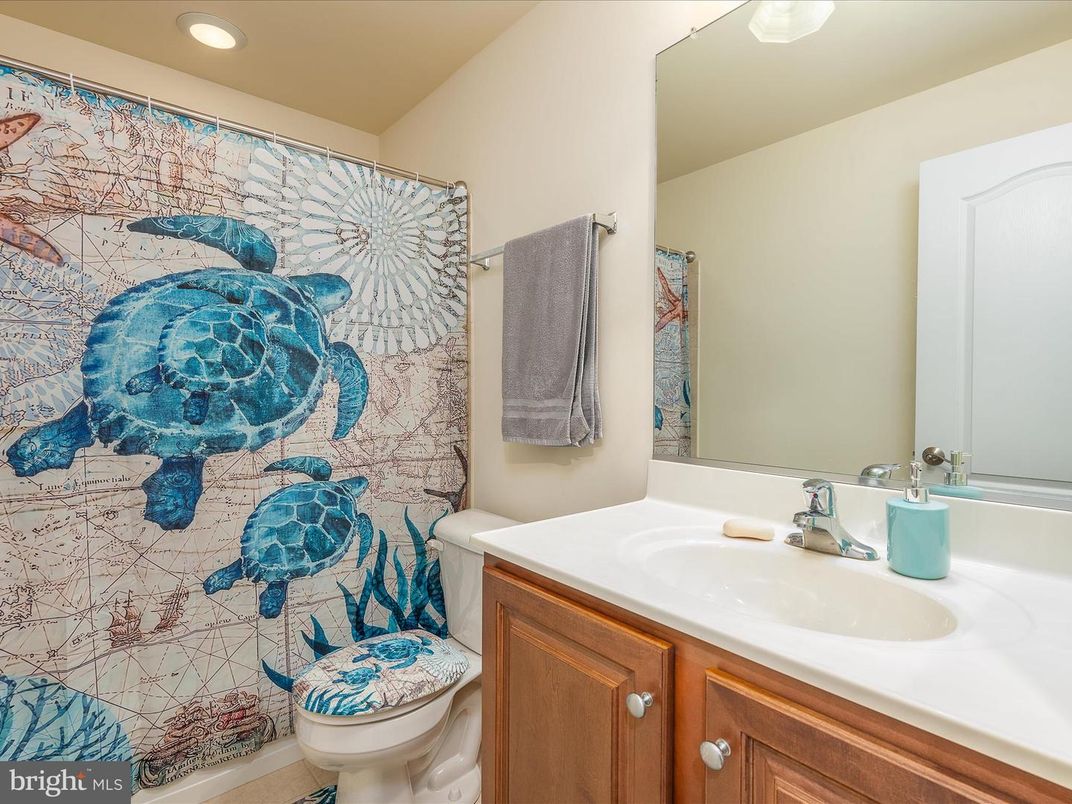 Bathroom, Interior, Recessed Lighting