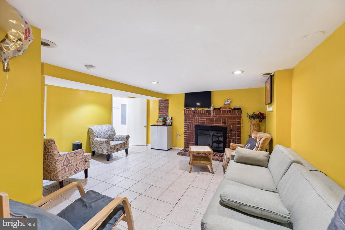 Fireplace, Interior, Living room, Recessed Lighting