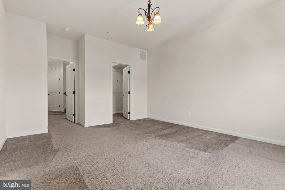 Chandelier, Empty room, Interior