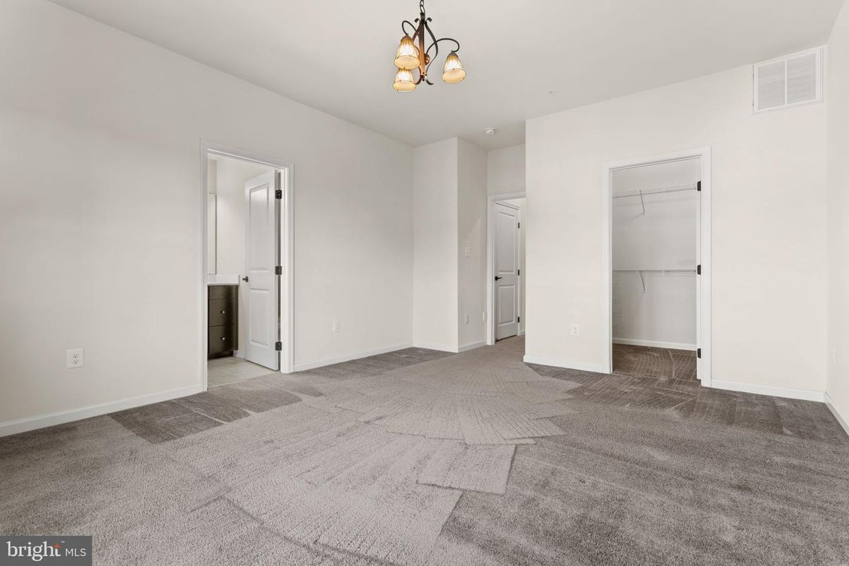 Chandelier, Empty room, Interior