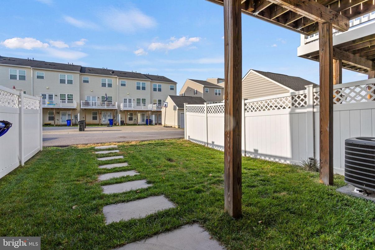 Backyard, Exterior
