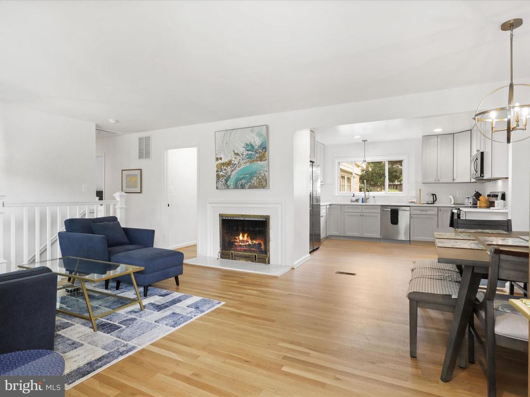 Fireplace, Interior, Kitchen, Pendant Lights, Recessed Lighting, Wood Texture Flooring