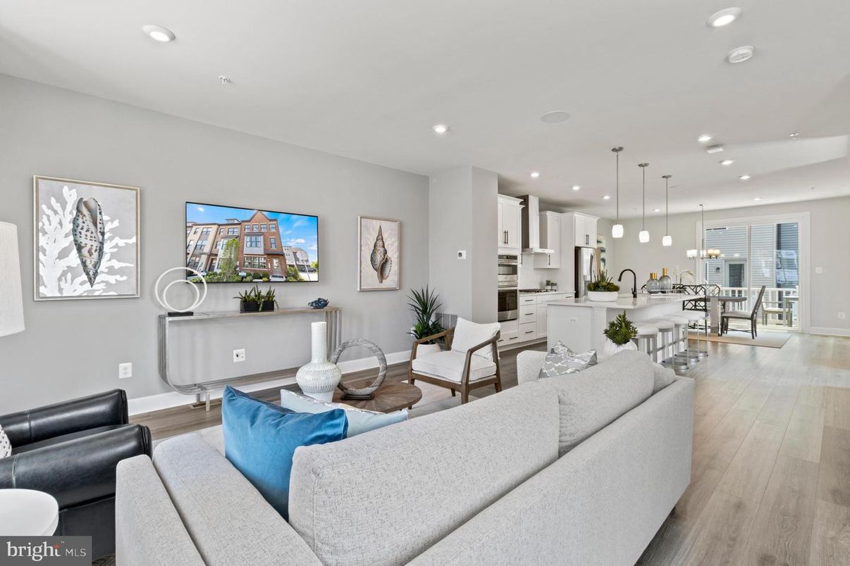 Dining room, Interior, Kitchen, Living room, Pendant Lights, Recessed Lighting, Wood Texture Flooring