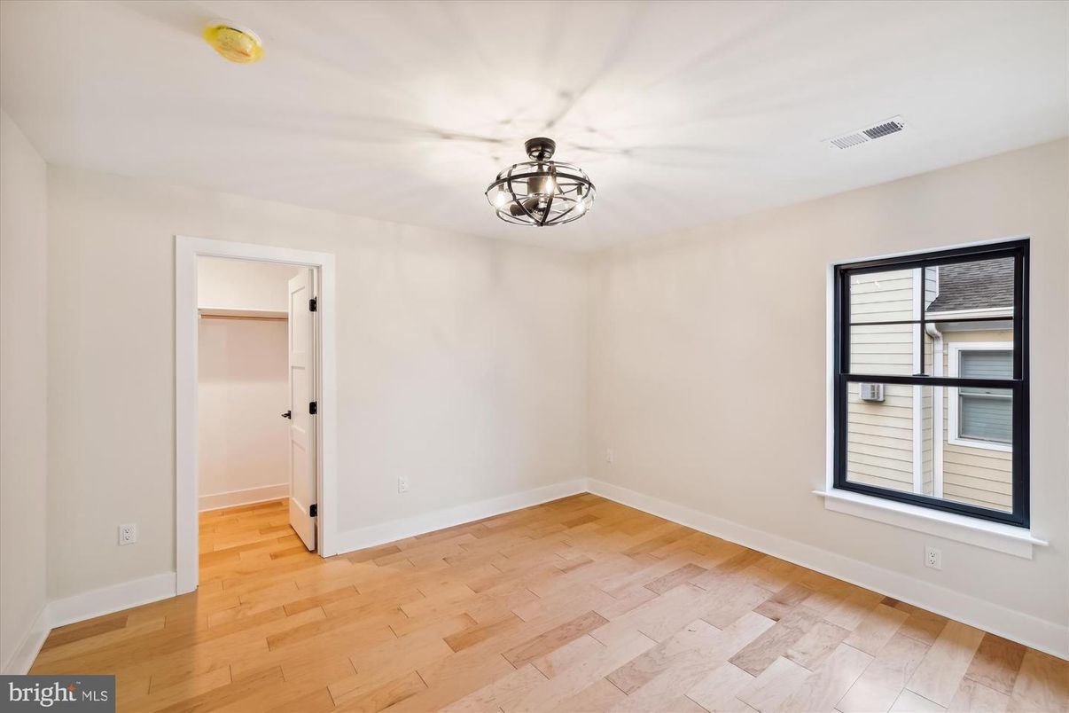 Chandelier, Empty room, Interior, Wood Texture Flooring