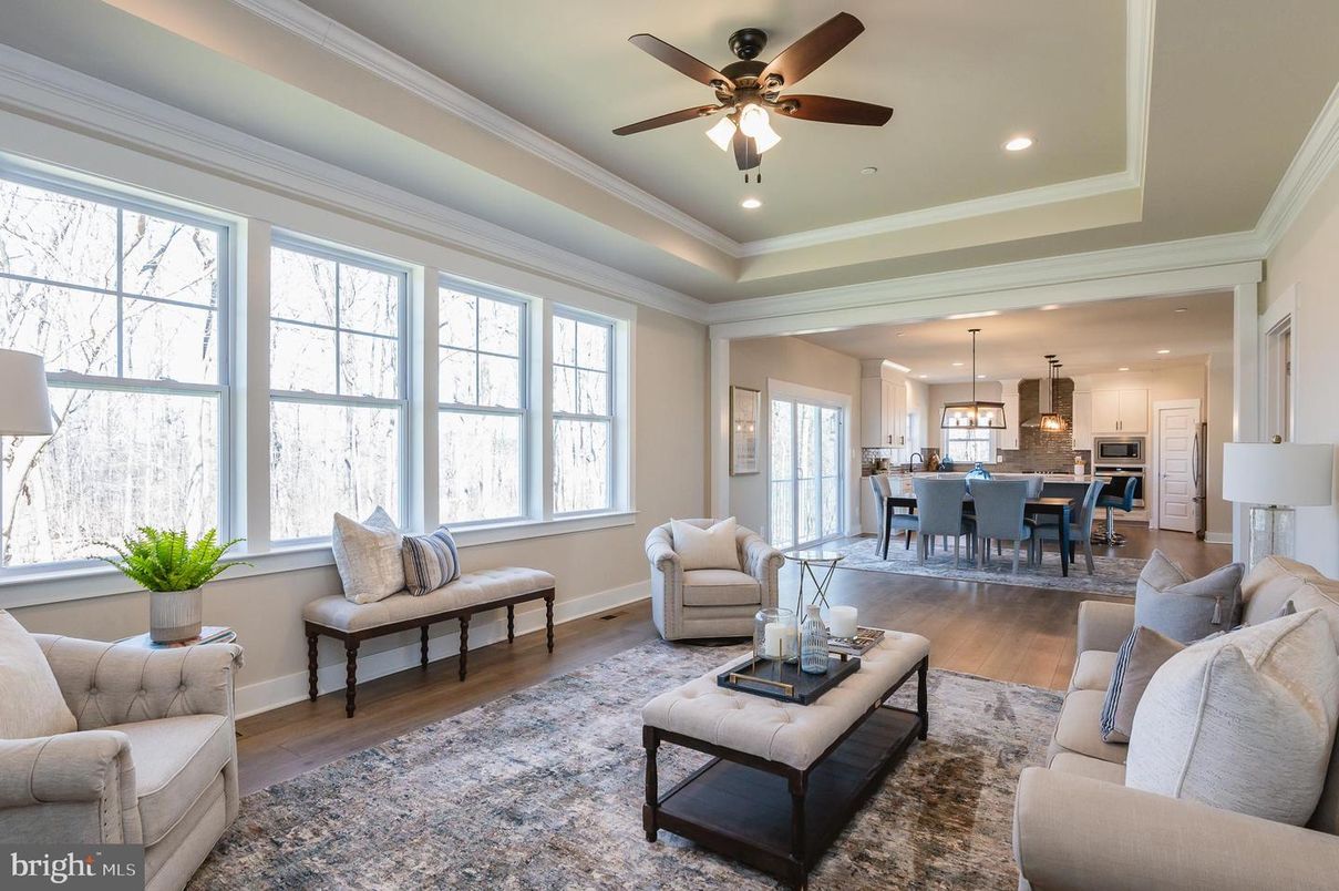 Dining room, Interior, Kitchen, Living room, Pendant Lights, Recessed Lighting, Stainless Steel Appliances, Wood Texture Flooring