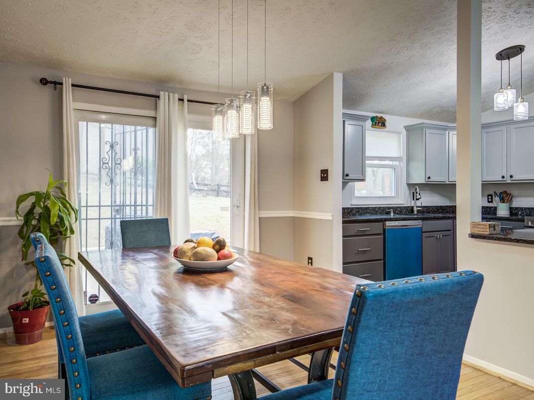 Dining room, Interior, Kitchen, Pendant Lights, Wood Texture Flooring