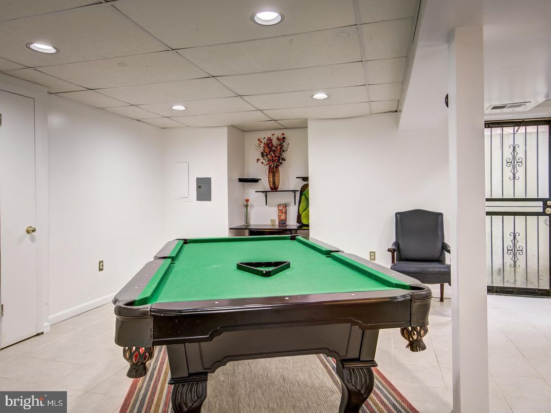 Billiard Table, Game Room, Interior, Recessed Lighting