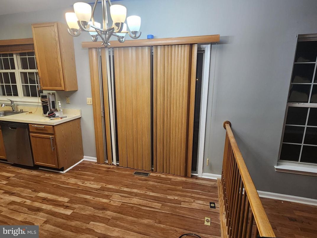 Chandelier, Interior, Kitchen, Wood Texture Flooring