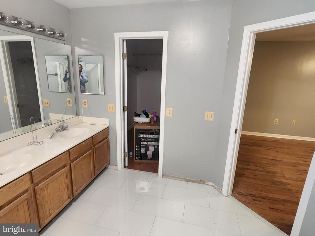 Bathroom, Dual Sink Vanities, Interior, Wood Texture Flooring