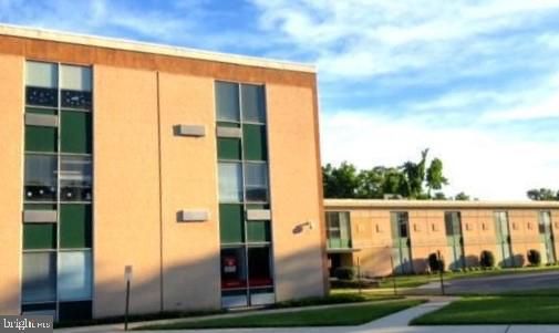 Exterior, Facade, Condo Building