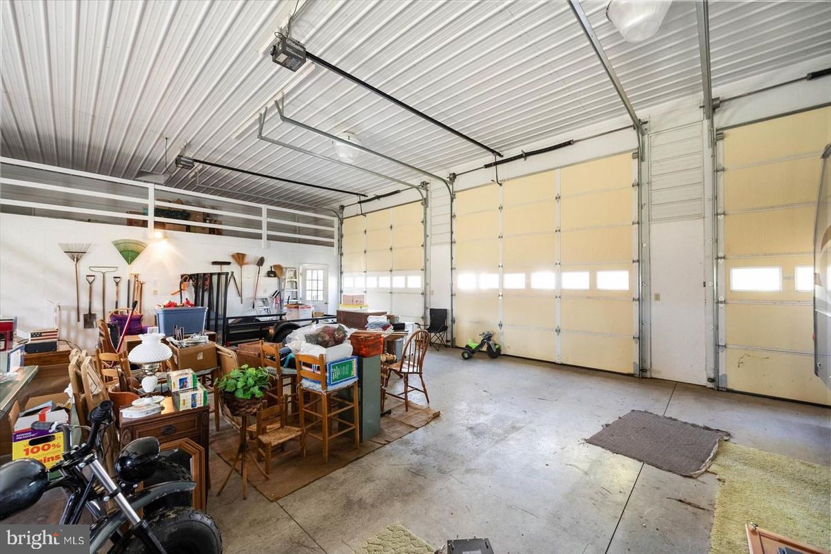Garage, Interior