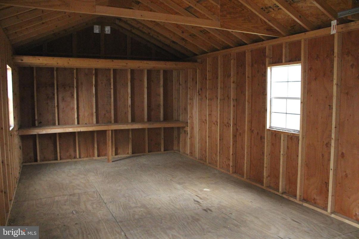 Empty room, Interior, Wooden Beams, Wooden Ceilings, Wooden Walls