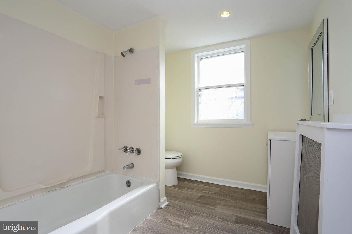 Bathroom, Interior, Recessed Lighting, Wood Texture Flooring
