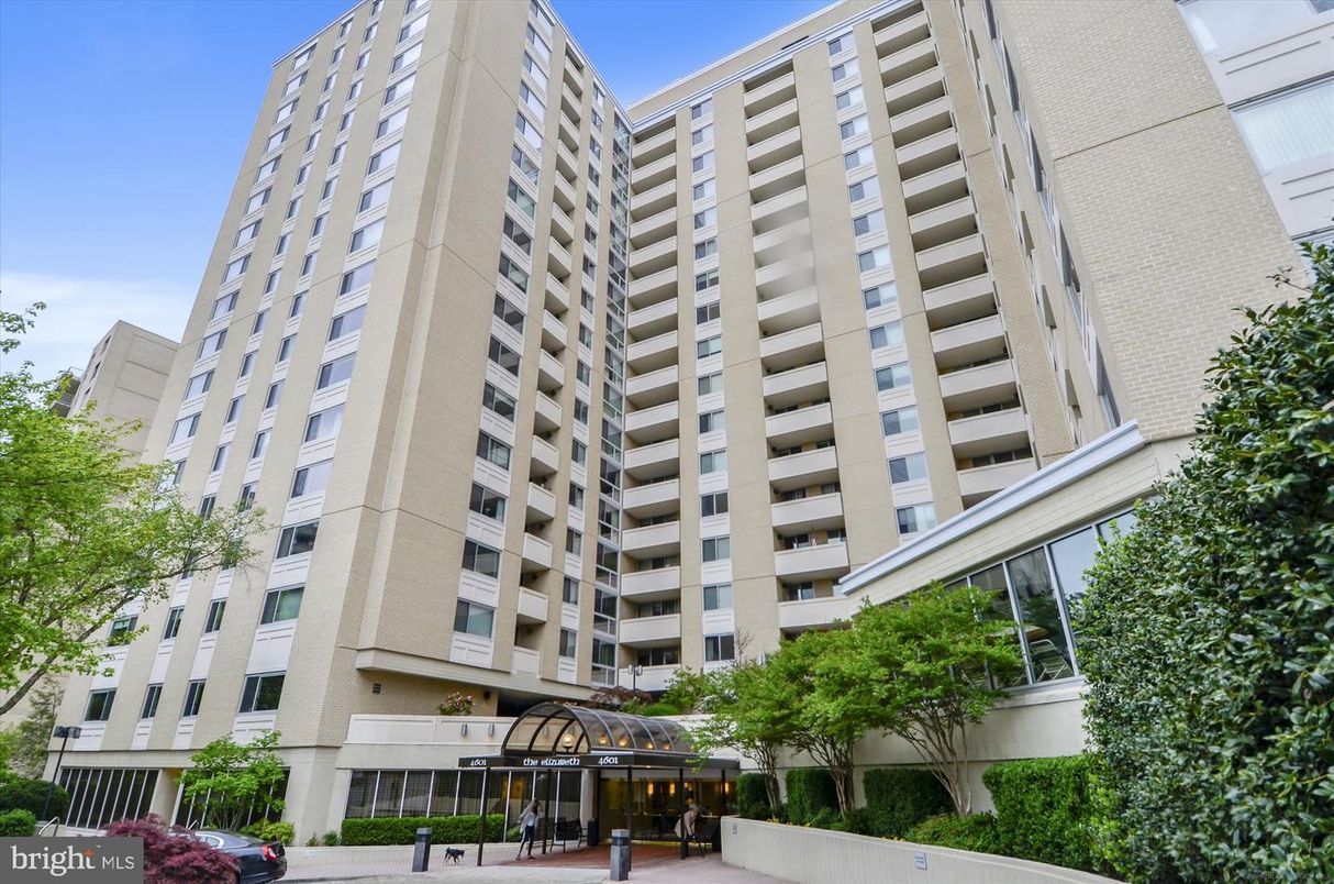 Exterior, Facade, Condo Building