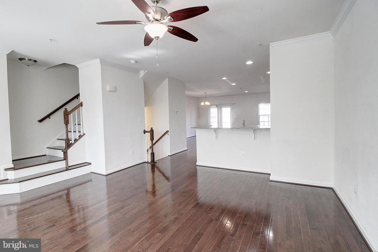 Interior, Pendant Lights, Recessed Lighting, Wood Texture Flooring