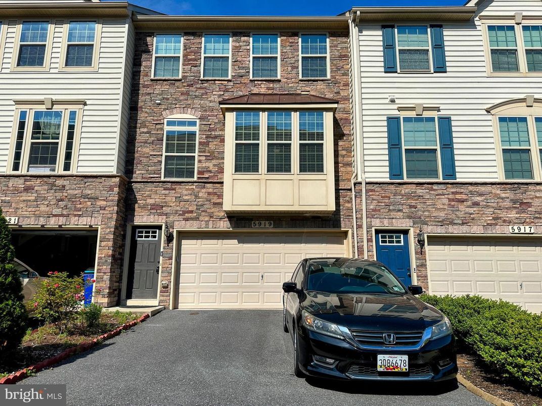 Attached, Exterior, Facade, Brick Facade, Rowhouse