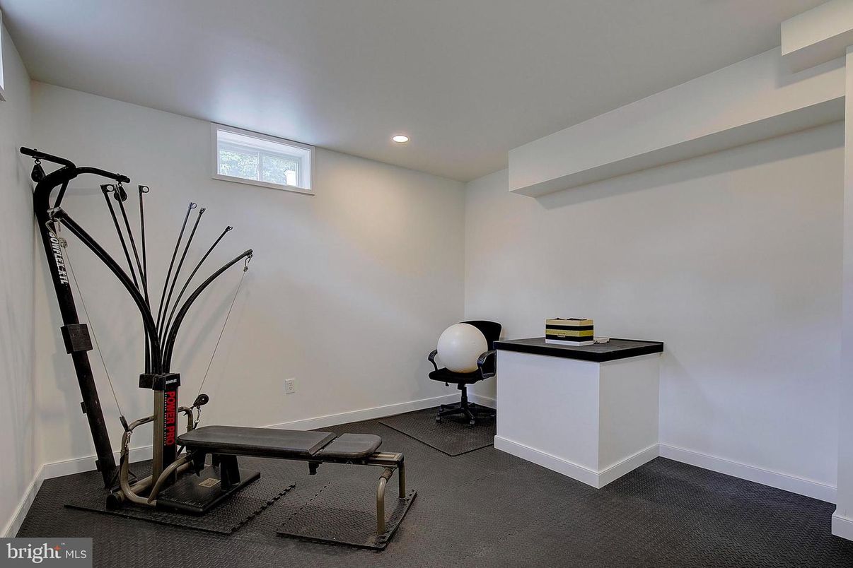 Fitness Equipment, Interior, Recessed Lighting