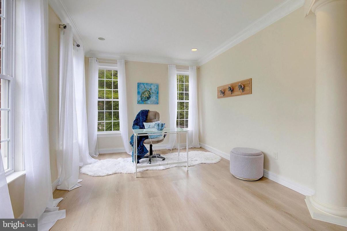 Home Office, Interior, Recessed Lighting, Wood Texture Flooring