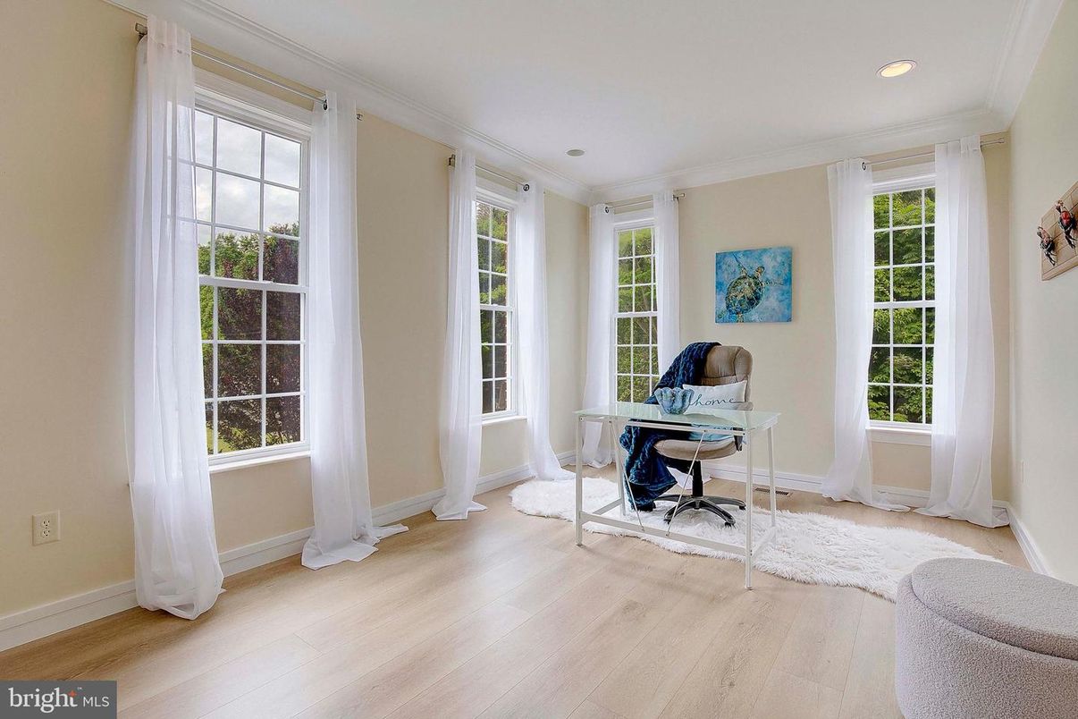 Home Office, Interior, Recessed Lighting, Wood Texture Flooring