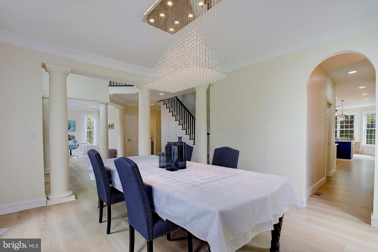 Chandelier, Dining room, Interior, Pendant Lights, Recessed Lighting, Wood Texture Flooring