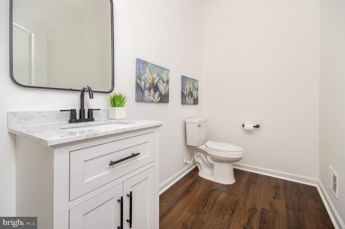 Bathroom, Dual Sink Vanities, Interior, Wood Texture Flooring
