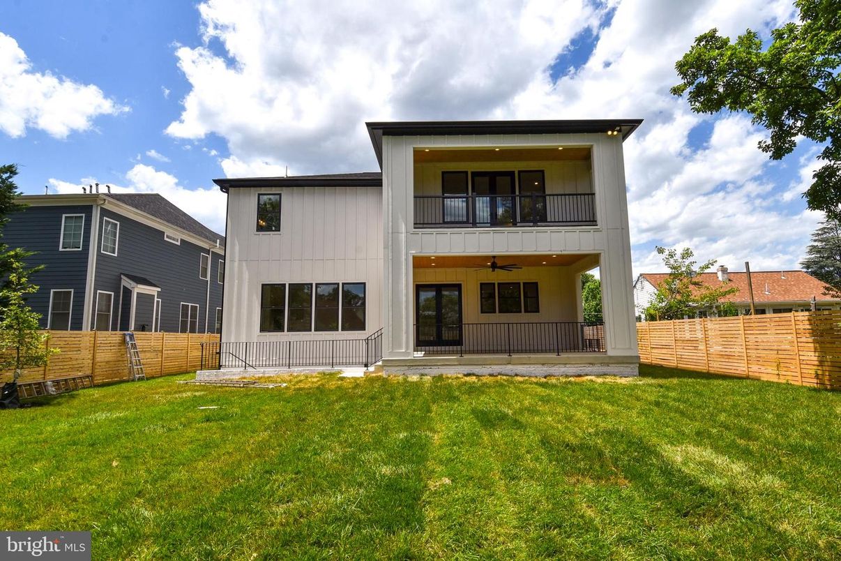 Backyard, Exterior, Facade, Farmhouse