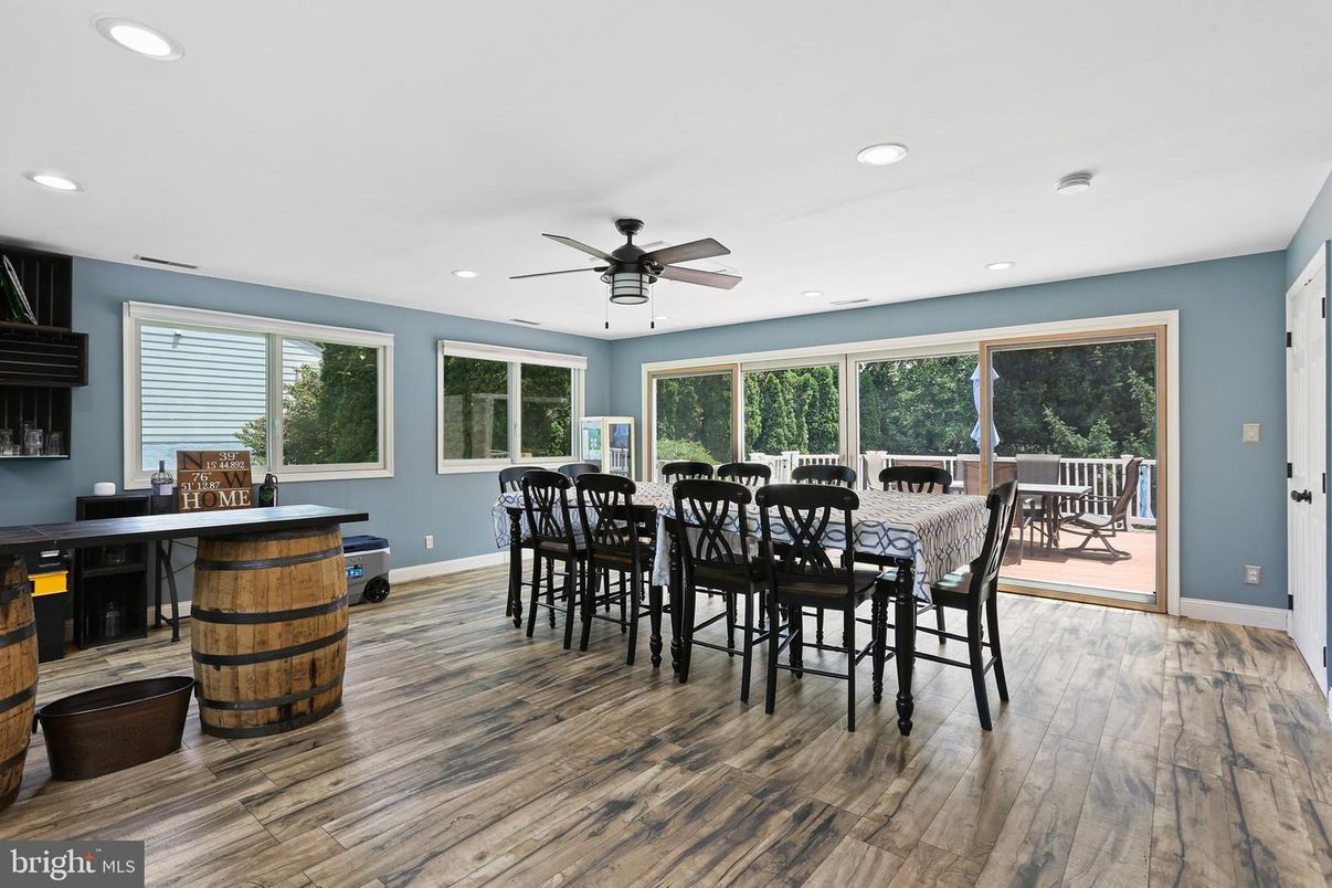 Dining room, Interior, Recessed Lighting, Wood Texture Flooring