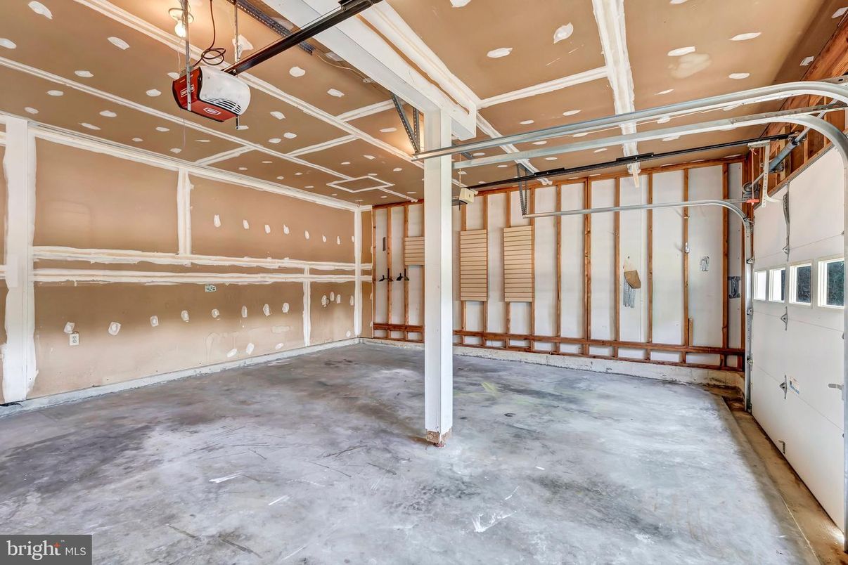 Garage, Interior, Recessed Lighting