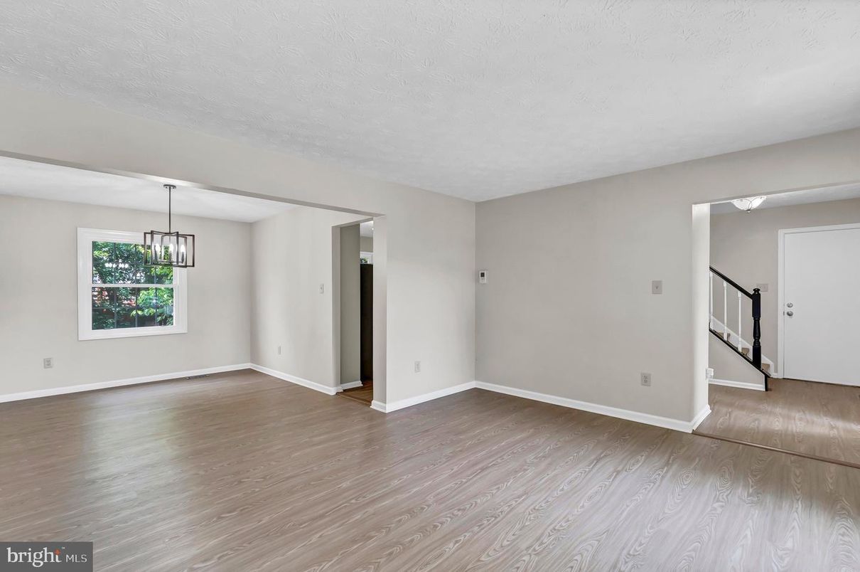 Empty room, Interior, Pendant Lights, Wood Texture Flooring