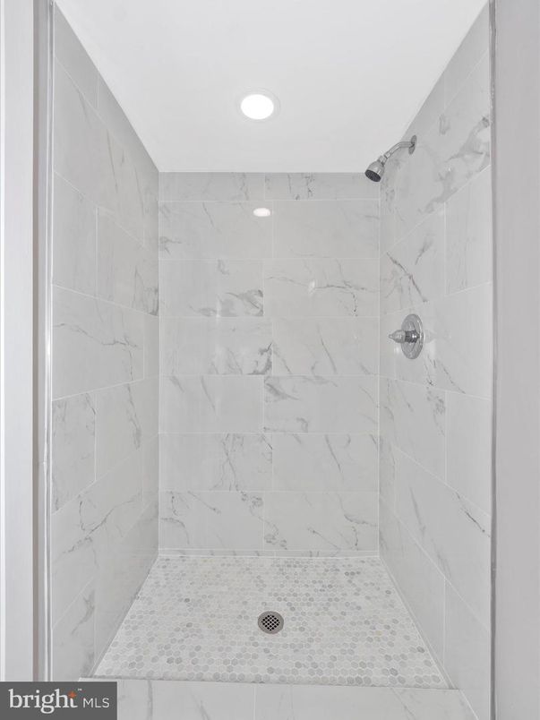 Bathroom, Interior, Marble Walls, Recessed Lighting